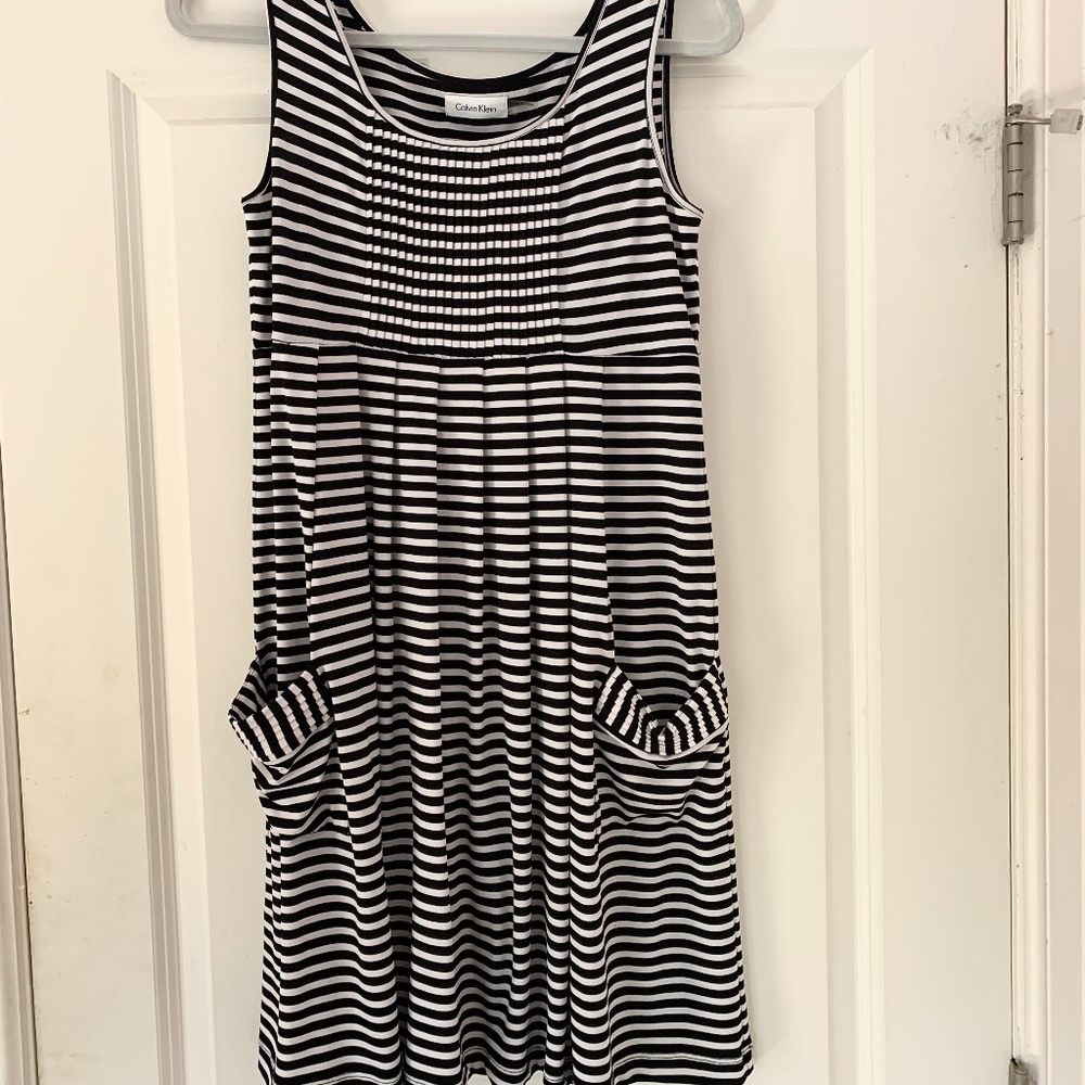sleeveless striped dress